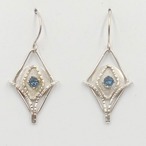 Click to view detail for DKC-2008 Earrings, Diamond Shapes, Blue Zircon $78